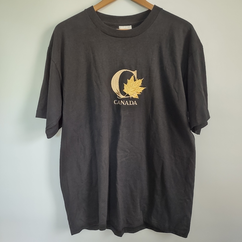 Vintage Tourism T-Shirt Large Black Gold Canada‎ Single Stitch Emboidery Cotton